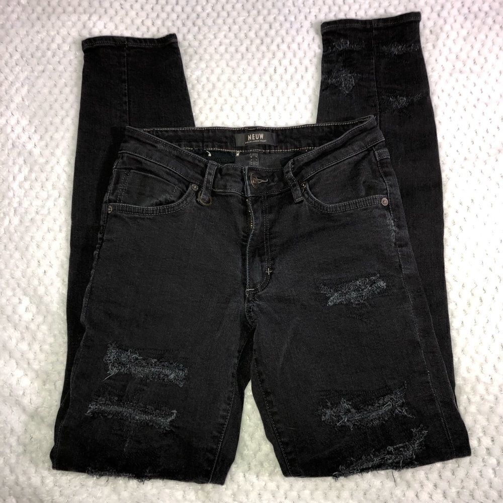 Neuw razor skinny, distressed, black. Size 10. EUC